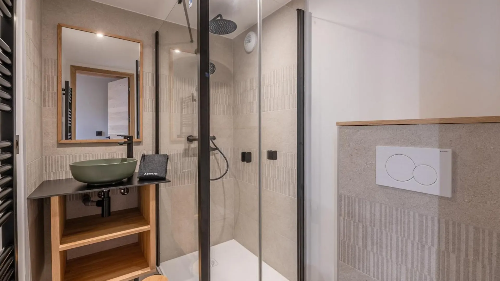 Chalet Spacieux A Chamonix Avec Jacuzzi Et Parking, Animaux Acceptes - Fr-1-343-259
