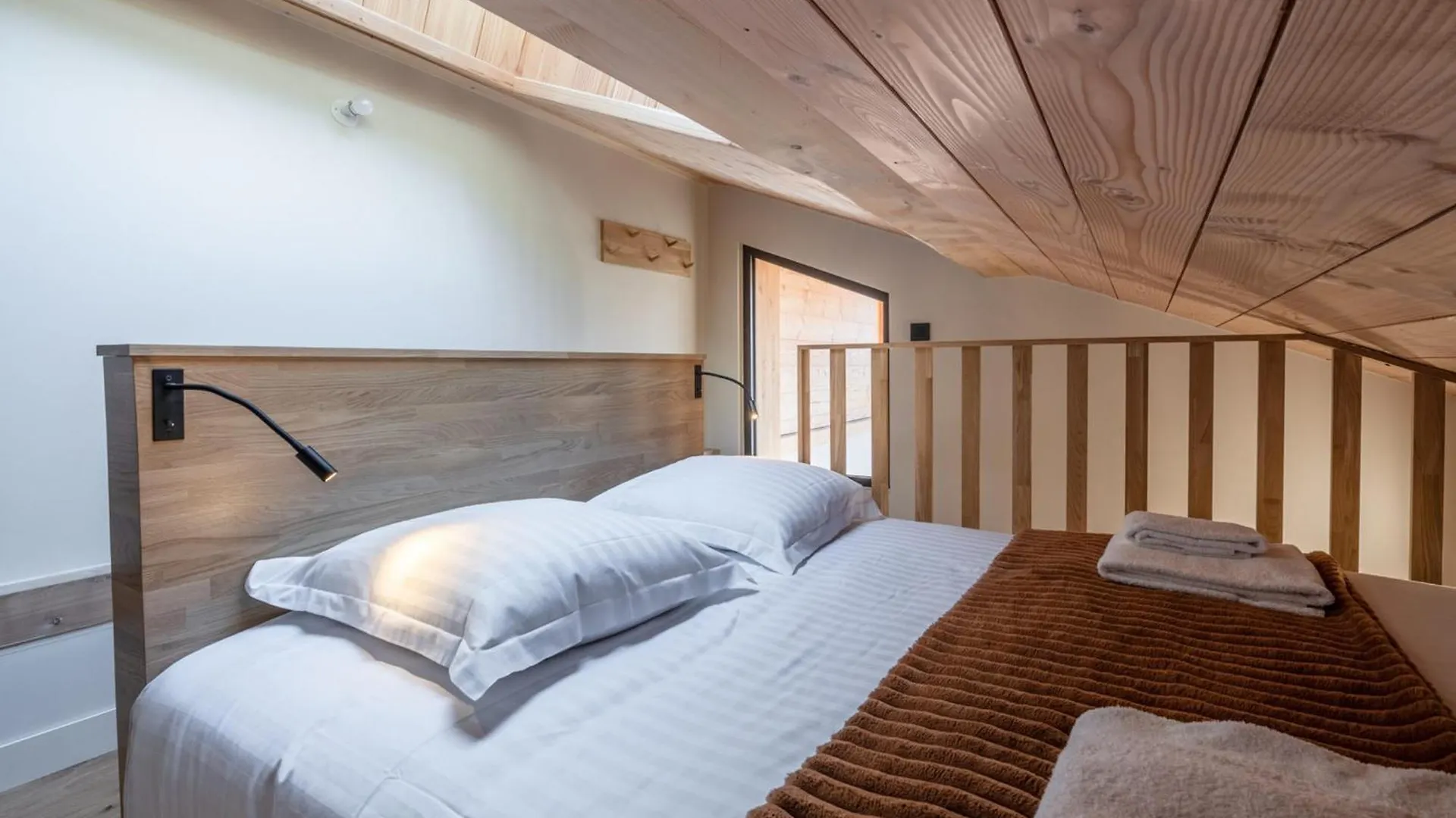 Chalet Spacieux A Chamonix Avec Jacuzzi Et Parking, Animaux Acceptes - Fr-1-343-259