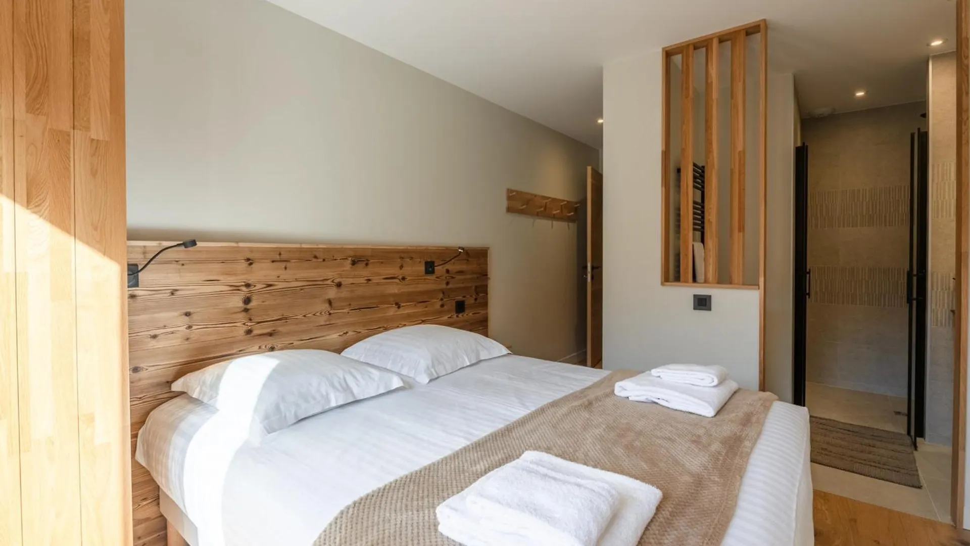 Chalet Spacieux A Chamonix Avec Jacuzzi Et Parking, Animaux Acceptes - Fr-1-343-259